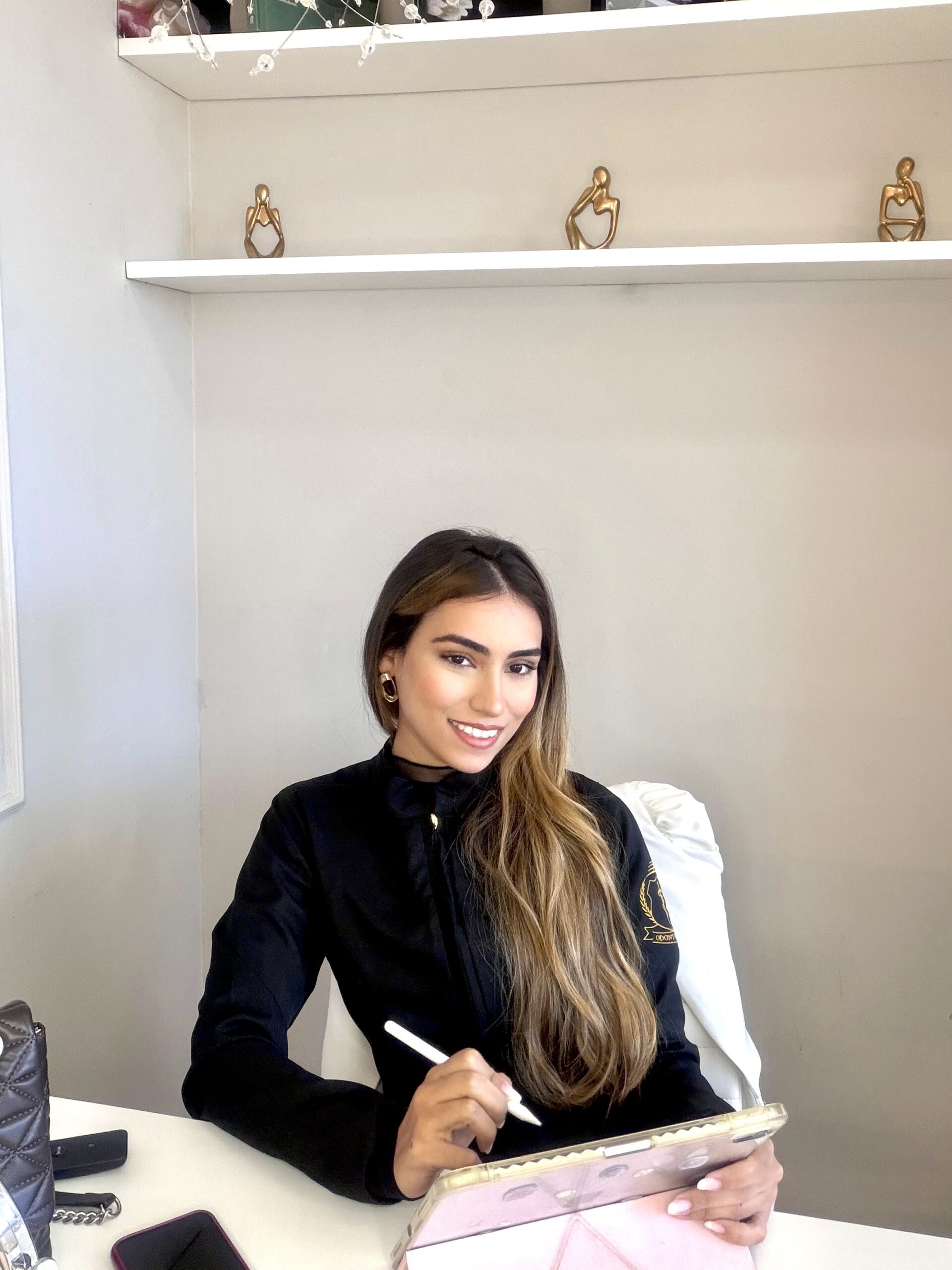 Dra. Lorena Almeida